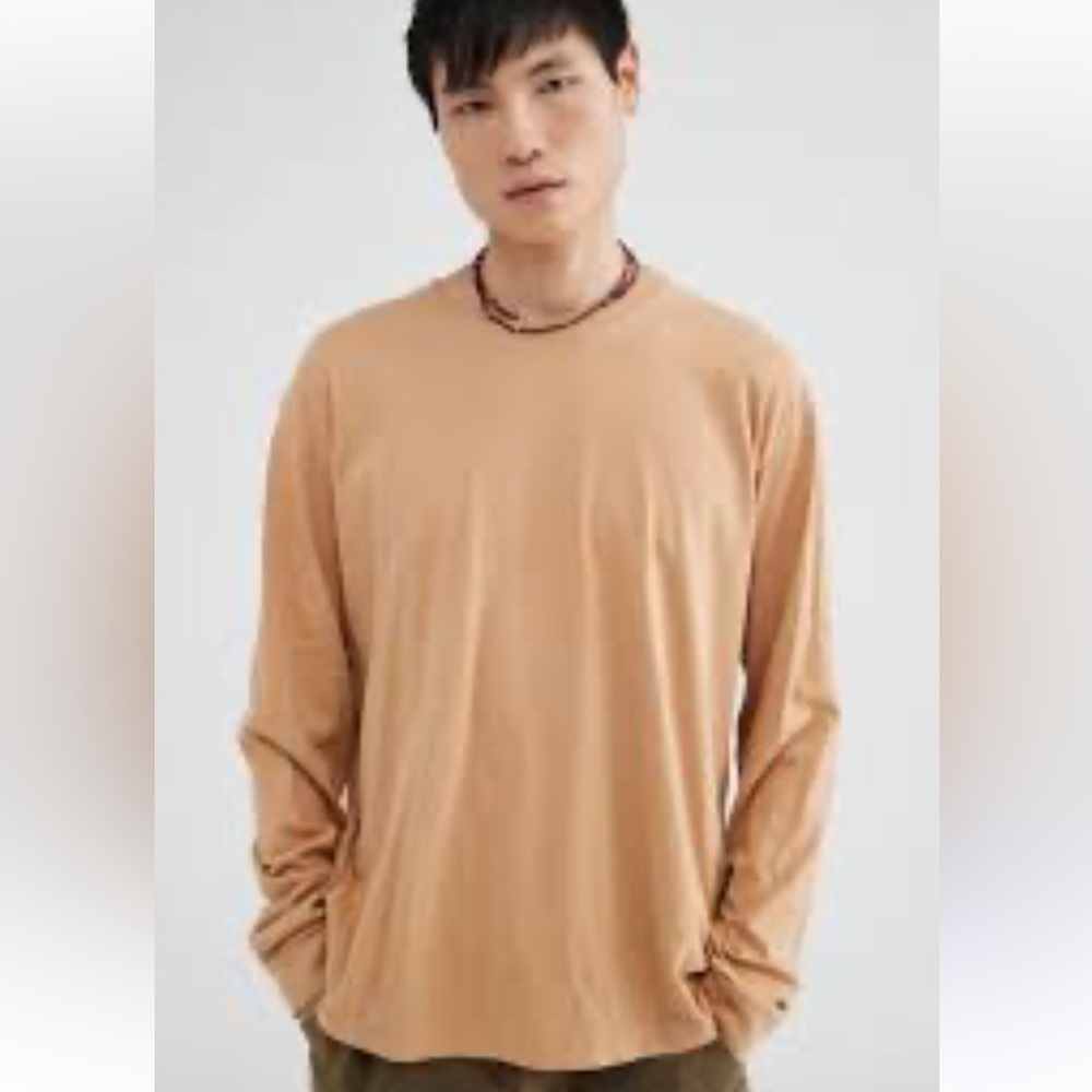 UO BDG UNIVERSAL LONG SLEEVE TEE Tan size medium 100 cotton